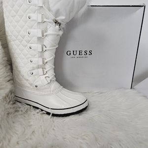 Guess sz 6 snow boots white